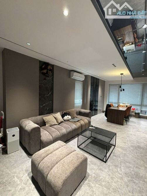 🏠 BÁN NHÀ LÔ GÓC PHỐ TRẠM, LONG BIÊN–THANG MÁY 6 TẦNG ĐẸP. DIỆN TÍCH 50M² NGÕ THÔNG Ô