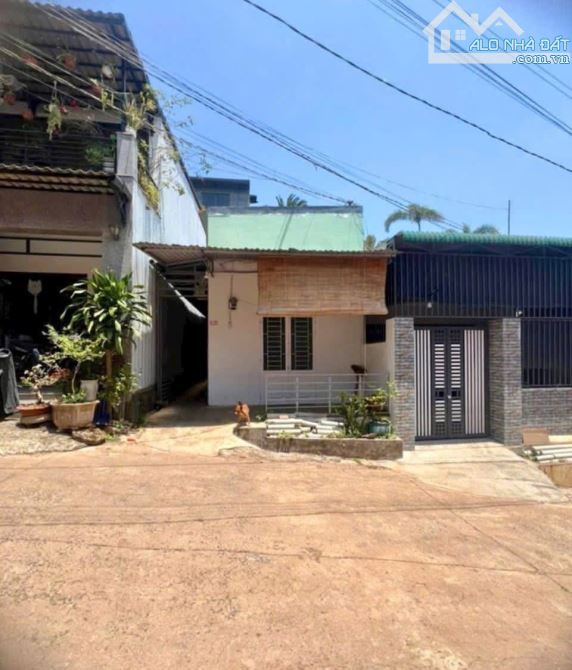 Bán đất kèm 4 phòng trọ hẻm 129 Đỗ Xuân Hợp giá tốt 2 tỷ 790