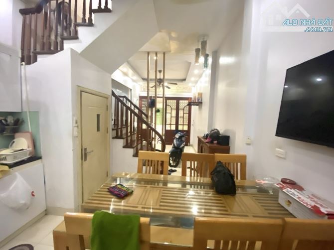 Bán nhà Vĩnh Phúc, Ba Đình, dt35m, dân xây, gần ô tô, gần phố.