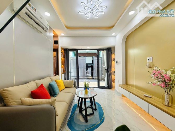 Bán nhà đẹp đường Huỳnh Văn Bánh, Phú Nhuận, Giá ngộp: 2 tỷ 150 triệu/60m2, sổ hồng riêng