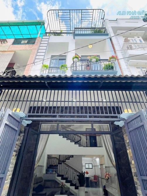 Kẹt tiền bán gấp nhà 56m2- Giá 2 tỷ 230. Nguyễn Văn Công, phường 3, Tân Bình. Sổ riêng