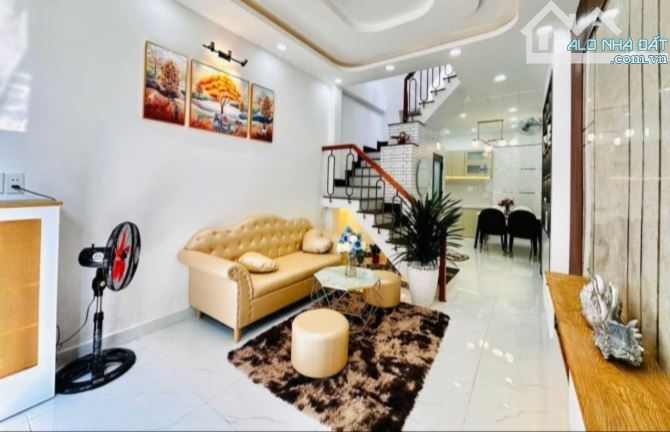 Bán nhà đường Ung Văn Khiêm, Bình Thạnh / 48m2 / 2 tỷ 390 triệu / sổ hồng riêng