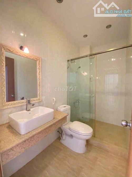 NHÀ GIÁ NGỘP NGAY ĐƯỜNG 6M THÀNH THÁI, QUẬN 10. GIÁ 4 TỶ 390/ 5mx14,9m. SỔ SẴN CHÍNH CHỦ