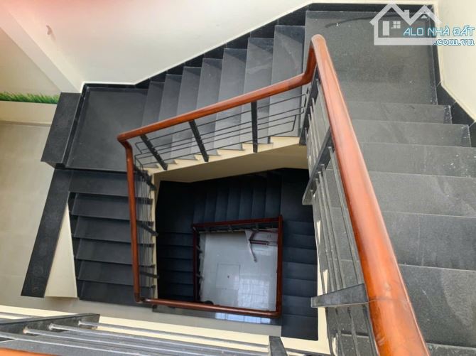 🎆🎆🎆BÁN NHÀ 3 TẦNG – MẶT TIỀN CÁCH MẠNG THÁNG 8 – TRỤC ĐƯỜNG 30M – VỈA HÈ 5M