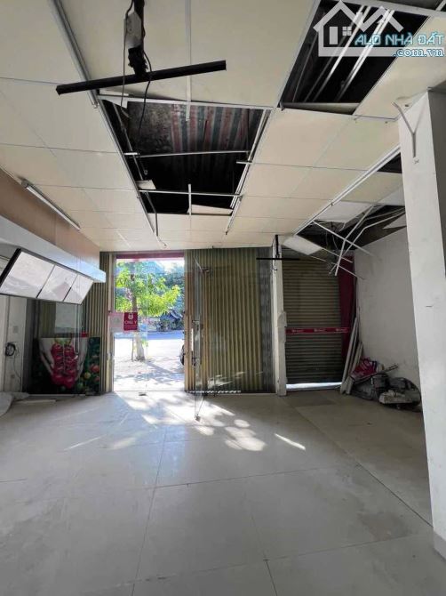 CÁCH MẠNG THÁNG 8 NHÀ MẶT TIỀN 2 TẦNG DT 100M2 NGANG 7M VỊ TRÍ KINH DOANH MỞ SHOWROOM,SPA