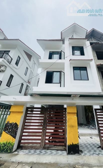 Hiếm! Biệt Thự Mỹ Đình-Phân Lô-Oto Tránh-KD-Vỉa Hè-210m 4 Tầng Mt 8,5m Nhỉnh 38 Tỷ