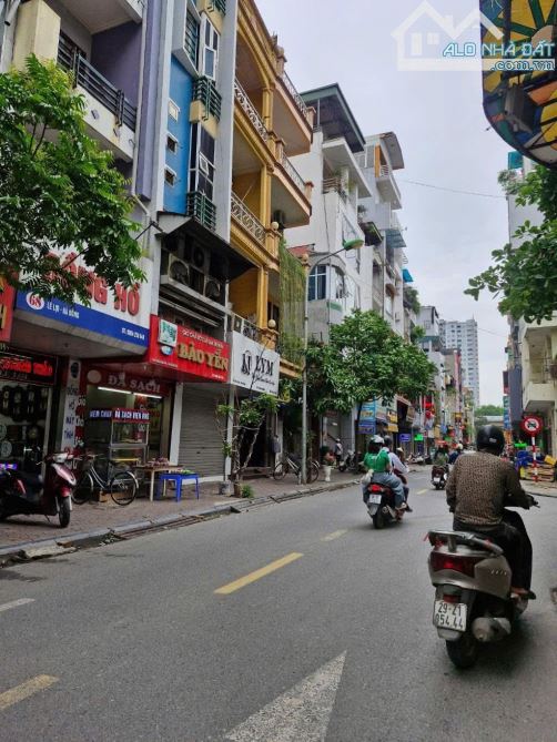 Mặt Phố Lê Lợi - Vỉa hè rộng - 2 thoáng vĩnh viễn - Kinh doanh sầm uất - 40 tỷ