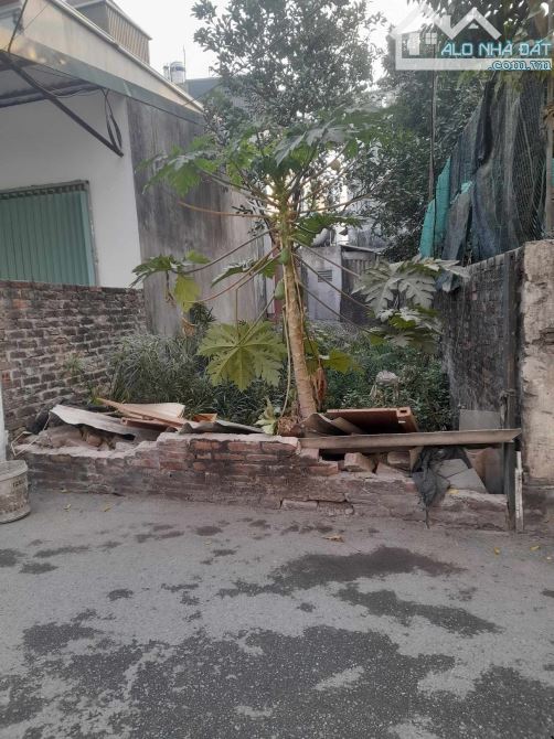 ĐẤT ĐỒNG MAI YÊN NGHĨA ÔTÔ ĐỖ CỬA GẦN CÂY XĂNG ĐỒNG MAI