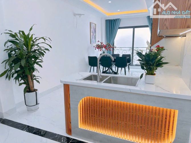 Bán nhà Ngô Thì Sỹ 56m2x6 tầng thang máy 7 ngủ mặt tiền rộng ô tô qua nhà hơn 13 tỷ