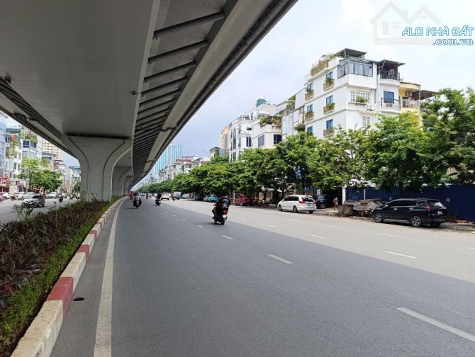 Bán đất mặt phố Minh Khai hai bà trưng phố 2 chiều vỉ hè rộng có GPXD 10 tầng có hầm DT 60