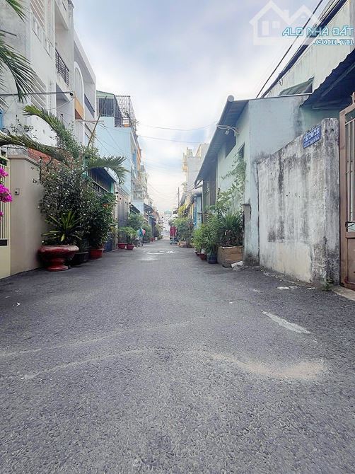 HẺM XE TẢI THÔNG NGAY KATINAT - CÔNG VIÊN LÀNG HOA - GÒ VẤP - NGANG ĐỈNH 10M - 50M2 - 3 TẦ