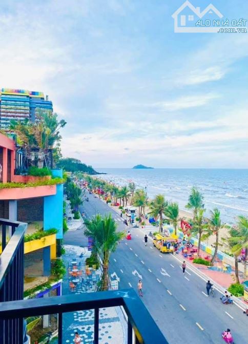 Bán căn hộ nghỉ dưỡng Flamingo Hải Tiến, 92m2, hai ngủ, view biển tuyệt đẹp, giá từ CĐT