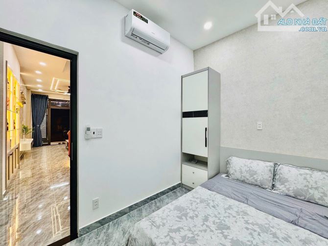 NHÀ MỚI CẦN BÁN ĐƯỜNG NGUYỄN HỮU CẢNH BÌNH THẠNH 2 TỶ 990 SỔ HỒNG RIÊNG