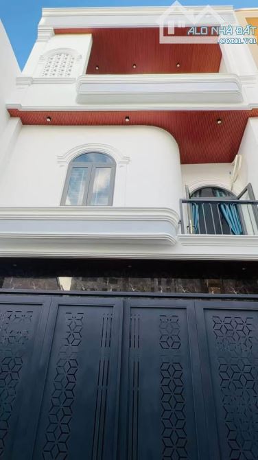 Nhà Đẹp đường Trần Quang Diệu, Q3 - 3PN, 3WC - 2 Tỷ 1/ 52m2 - Hợp đồng thuê 12tr - SHR