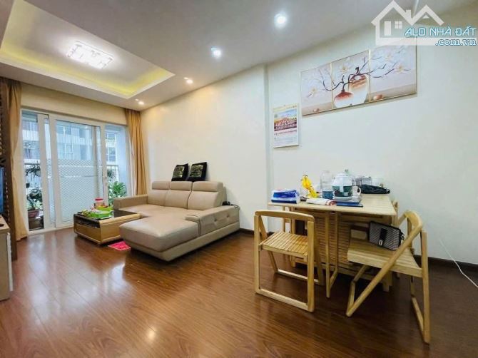 Bán căn hộ HH1 Nguyễn Tuân 76m2 2pn 2vs 6,4 tỷ (bp) full NT, hướng ĐN mát mẻ