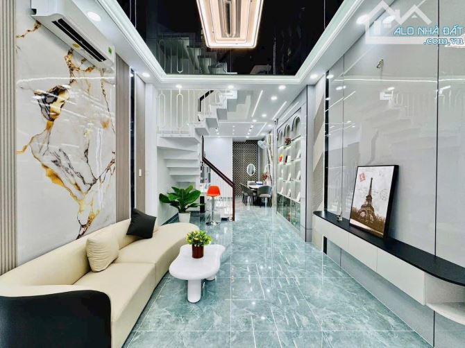 Lên sóng căn nhà 46.2m2 ngay Lê Quang Định, Gò Vấp. Giá: 2 Tỷ 450. Sổ hồng riêng