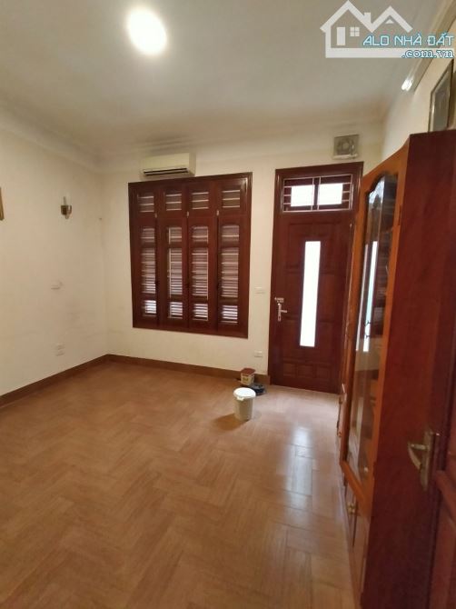 Cho thuê nhà đường Mỹ Đình – Từ Liêm DT 36m x 5 tầng, ôtô đỗ giá 12tr/th