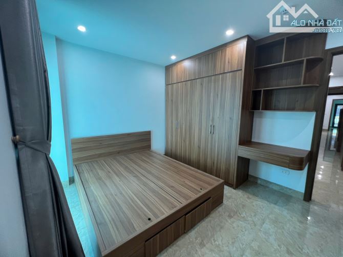 Cho Thuê CCMN 235 Yên Hoà Cầu Giấy 40m2 1K1N Ban Công Giặt Riêng Thang Máy Full Đồ Gần Chợ