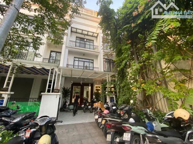 Cho thuê nhà Vinhomes Gardenia Hàm Nghi 145m x 5 tầng 45 triệu