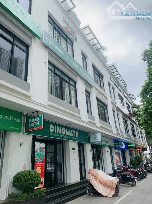 CHO THUÊ NHÀ NGUYÊN CĂN TẠI VINHOME HÀM NGHI .DT : 145 M * 5 TẦNG , MT : 6M . CHIA PHÒNG,