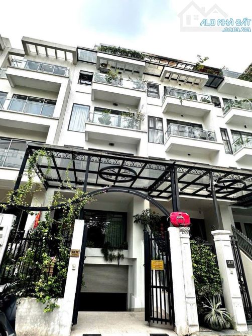 Cho thuê nhà nguyên căn gần HDI Mạc Thái Tông. DT: 95m2 * 4 tầng + 1 hầm. MT: 7m.Thông sàn