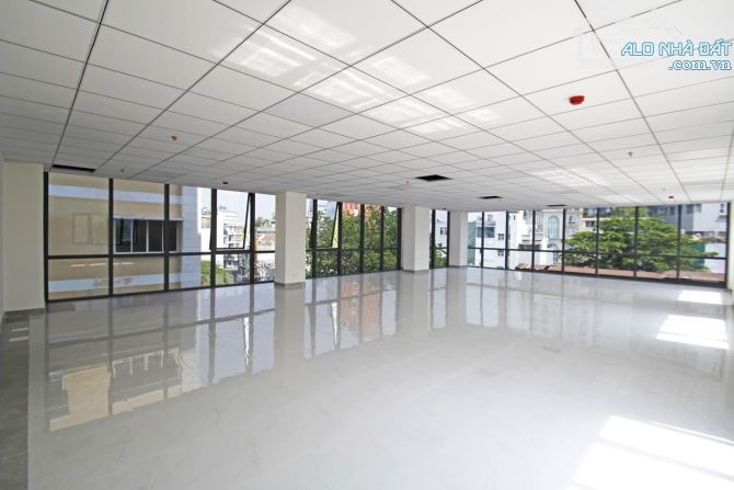 Vị trí đắc địa mặt phố Khâm Thiên sàn 120m2 giá chỉ từ 25tr/tháng