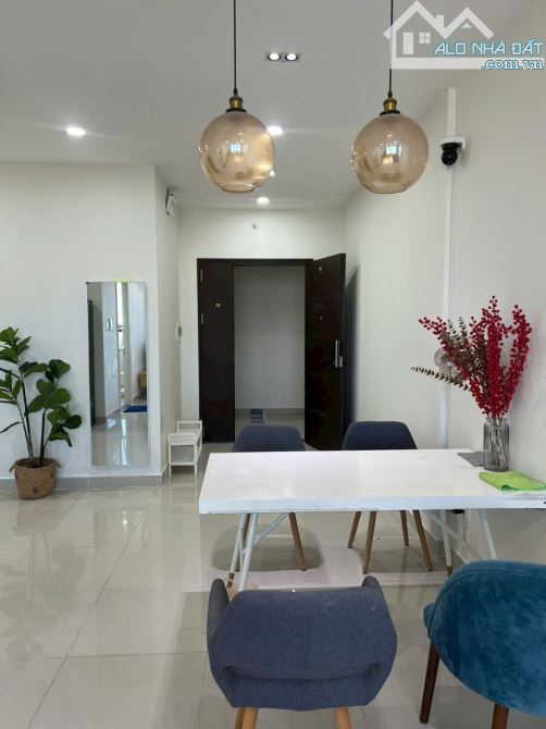 Cho thuê căn hộ Lapen center 2PN full nội thất đẹp view biển giá 8tr
