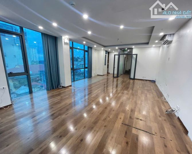 Cho thuê sàn văn phòng: 55m giá 10tr; 100m 20tr; 250m 50tr. Phố Trần Đại Nghĩa