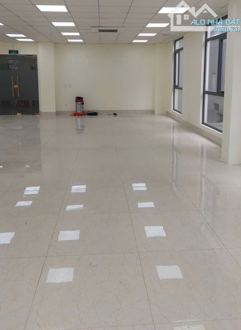 Cho thuê văn phòng hạng A Vinaconex Diamond Tower, 268 nghìn/m2, 155 m2. Số 459 Bạch Mai