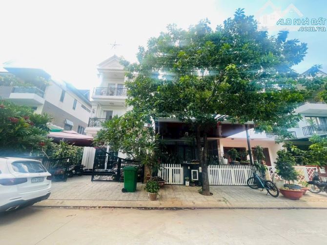 CHO THUÊ BIỆT THỰ SÂN VƯỜN JAMONA, 1 TRỆT 2 LẦU, 4PN- 5WC, 19TR.
