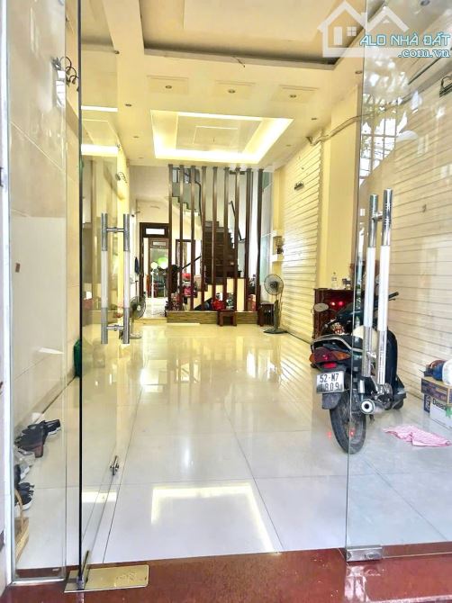 Nhà 4x25 3 lầu 5 phòng, đường 12m, số 413 Lê Văn Quới