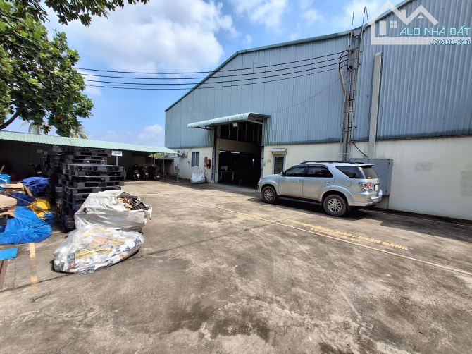 Cho thuê nhà xưởng 1700m2 đường Tô Ngọc Vân phường Thạnh Xuân Quận 12