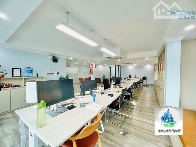 CHO THUÊ SÀN VĂN PHÒNG 150m² – BIỆT THỰ CĂN GÓC MẶT PHỐ VIỆT HƯNG, LONG BIÊN