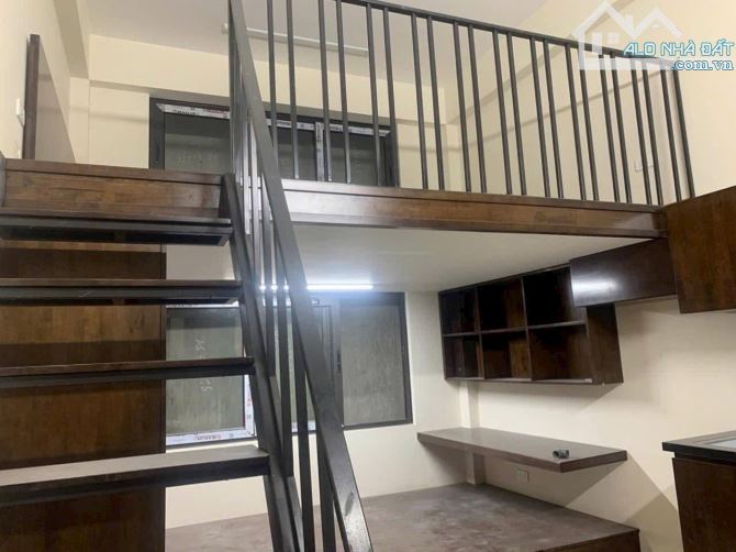 5 TRIỆU CHO THUÊ CĂN HỘ CÓ GÁC XÉP MỚI TINH TẠI NGỌC LÂM – FULL NỘI THẤT – Ô TÔ ĐỖ CỬA