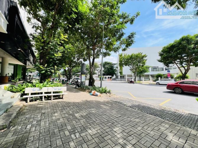 Cho thuê 367 m2 shop mặt tiền Nguyễn Đức Cảnh, Con Đường Thương Hiệu Phú Mỹ Hưng Quận 7