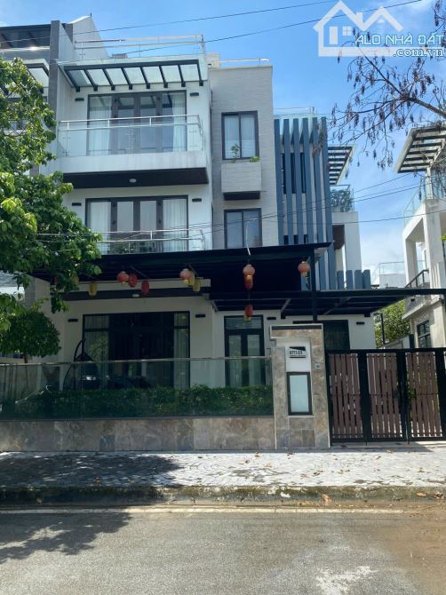 Cho thuê biệt thự Phú Cát City Hòa Lạc DT 220m x 4 tầng, đủ đồ, đẹp lung linh, giá 21tr/th