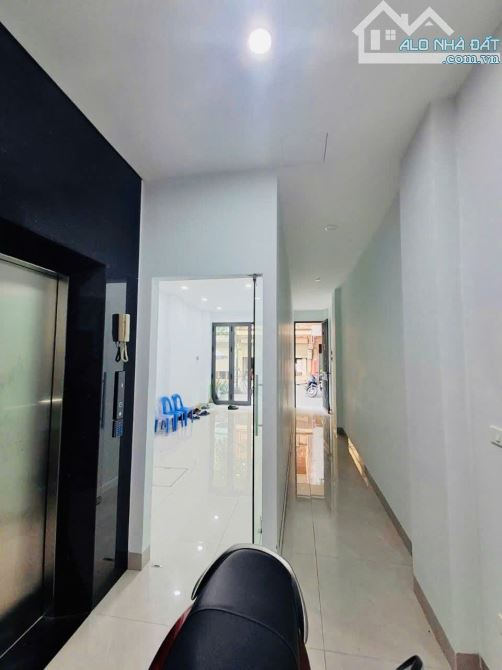 Cho thuê mặt bằng văn phòng 50m² x 2 tầng , lối đi riêng - Cổ Linh, Phố Trạm - 14triệu/thá
