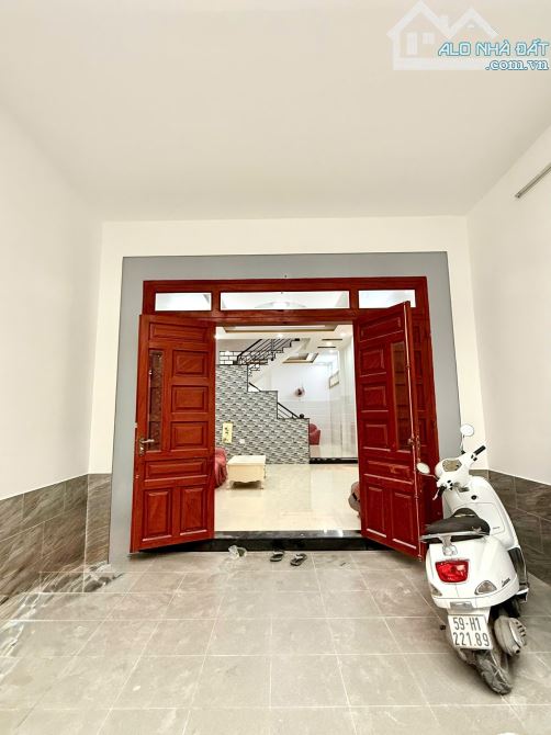 CHO THUÊ NHÀ HẺM XE TẢI KHU GIGAMALL, 1 TRỆT 2 LẦU, 3PN, SÂN XE HƠI, 20TR.
