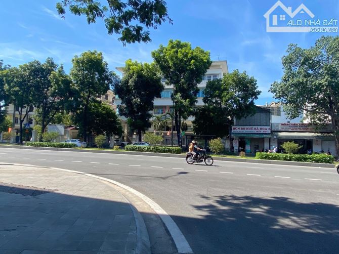 🔥🔥🔥🔥🔥Cho thuê mặt bằng 350m2 mặt tiền đường HÀ NỘI ngang 9m chỉ 60 tr/tháng