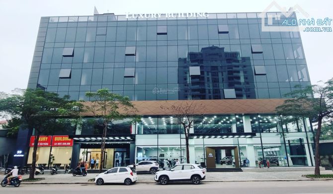 Mặt bằng cửa hàng tầng 1 dt 850m2 mặt tiền 40m đẹp nhất phố Võ Chí Công siêu vip