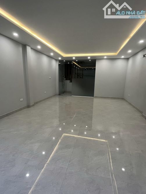 Cho thuê văn phòng Thanh Bình- Mỗ Lao, 50 m2/tầng, sàn thông đẹp