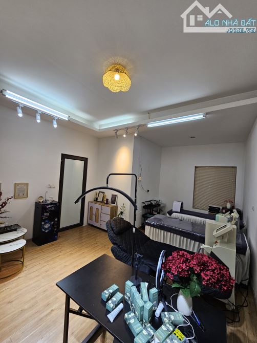 Cho thuê văn phòng 46 Linh Lang, 25m2 có điều hòa, sàn gỗ, thang máy, giá 6tr/th