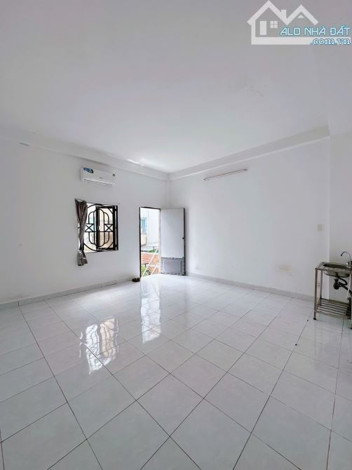 Cho thuê phòng 30m² Chế Lan Viên Tân Phú.