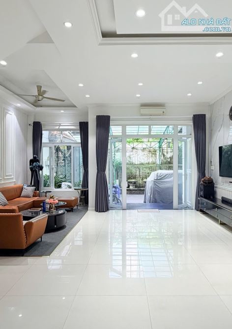 Cho thuê CHDV HXH Đường Nguyễn Trãi, P Nguyễn Cư Trinh, Quận 1