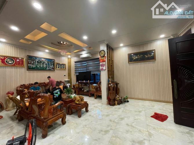 CHO THUÊ NHÀ BIỆT THỰ NGUYÊN CĂN QUỐC LỘ 13,SAU LƯNG COOPMART BÌNH TRIỆU