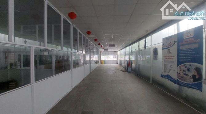 Cho thuê mặt bằng mặt tiền – 2 mặt tiền – đường 3/2, P.8 – 15x27m – 18 triệu/tháng