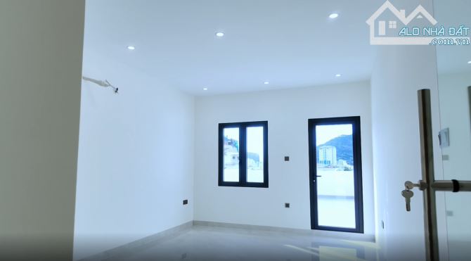 Cho thuê mặt bằng/nhà nguyên căn – 1 trệt 4 lầu – Nam Kỳ Khởi Nghĩa – 5×38m – 80 triệu/th