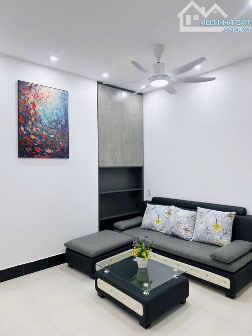 Cho thuê căn hộ Hưng Phú 70m2, 2 phòng ngủ, full nội thất, thang máy, mới decor, an ninh