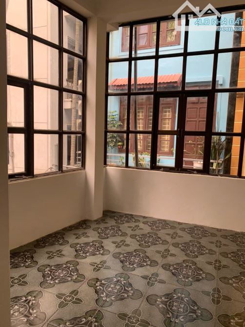 Cho Thuê! Nhà Phố Lạc Long Quân 60m2x3T, Lô Góc 9 tr/th, ÔTô 5m, Thoáng. Sáng