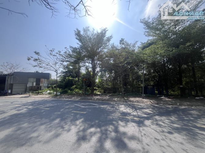 Cho thuê 7000m2 mặt tiền ngô quang thăm. Giá 150tr/tháng